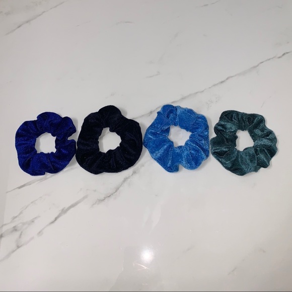 Urban Outfitters Accessories - ✨U.O scrunchie sets